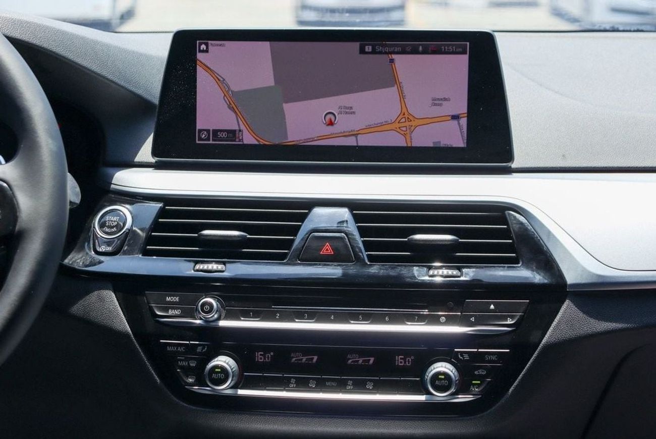 بي أم دبليو 520i Std 2.0L BMW 520i Black Edition/ GCC / 2020 / First Owner original Paint