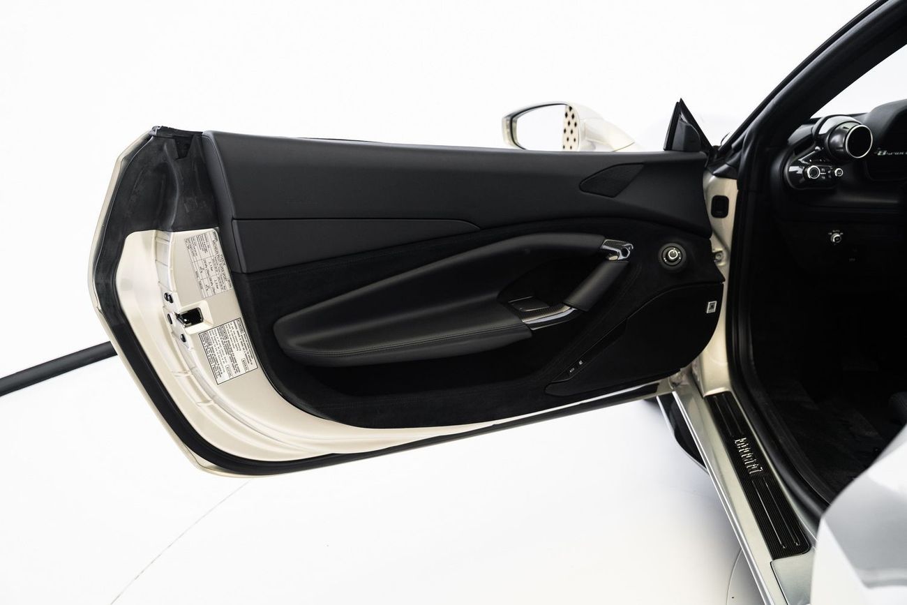 Ferrari F8 Spider 3.9T V8