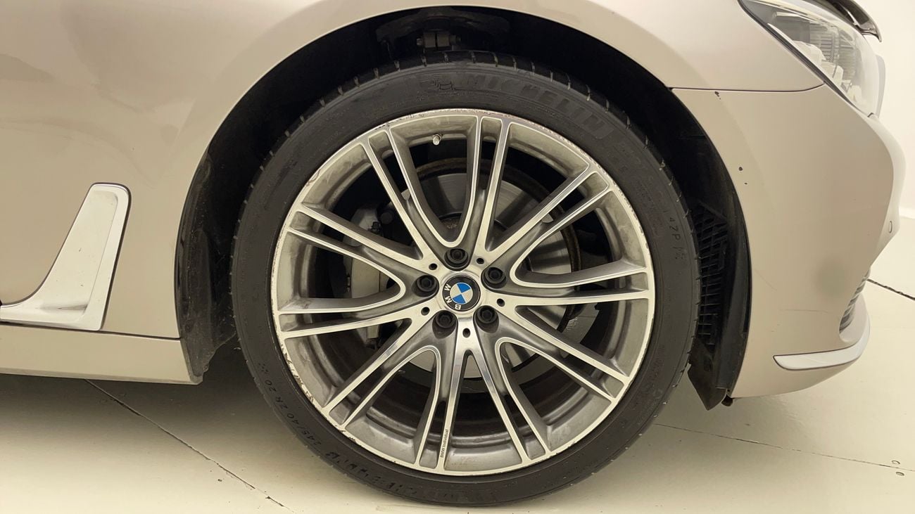 بي أم دبليو 730Li EXCLUSIVE 2 | بدون دفعة مقدمة | اختبار القيادة في المنزل