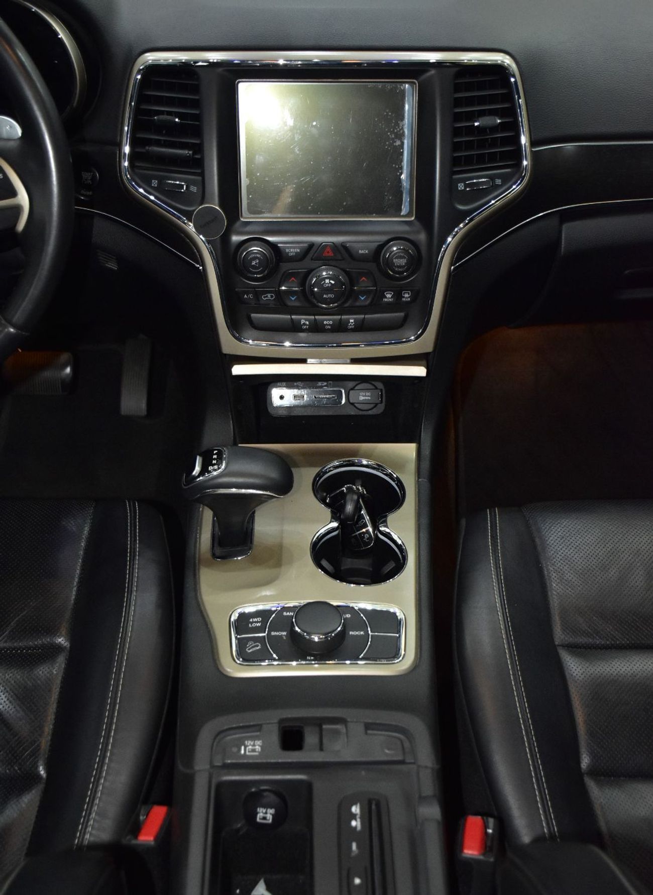 Jeep Grand Cherokee EXCELLENT DEAL for our Jeep Grand Cherokee Limited 4x4 ( 2015 Model ) in Grey Color GCC Specs