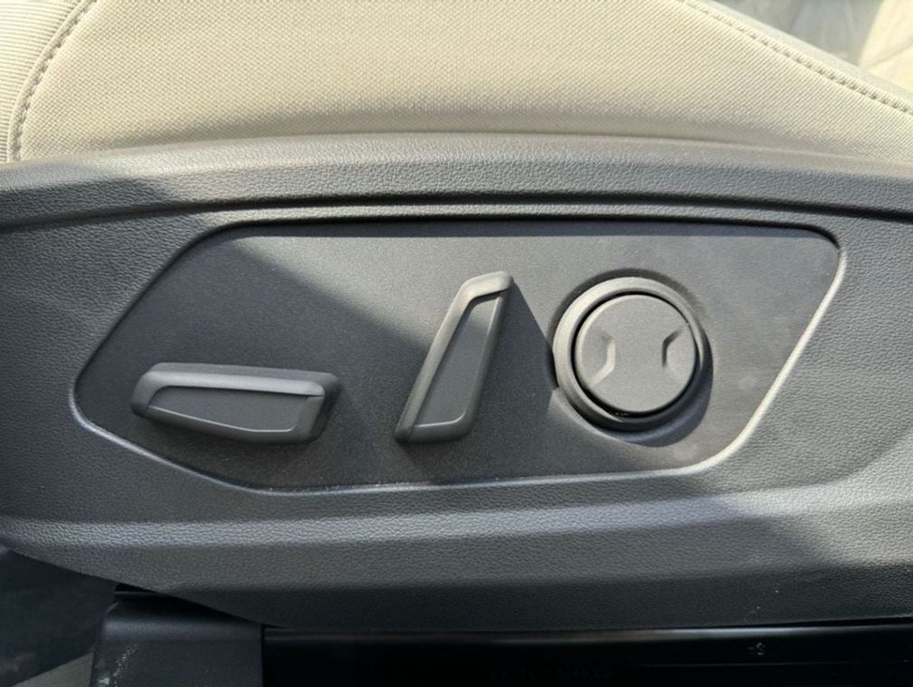 Hyundai Tucson PREMIUM HYUNDAI TUCSON 1.6T - 2025 MODEL - SILVER COLOR