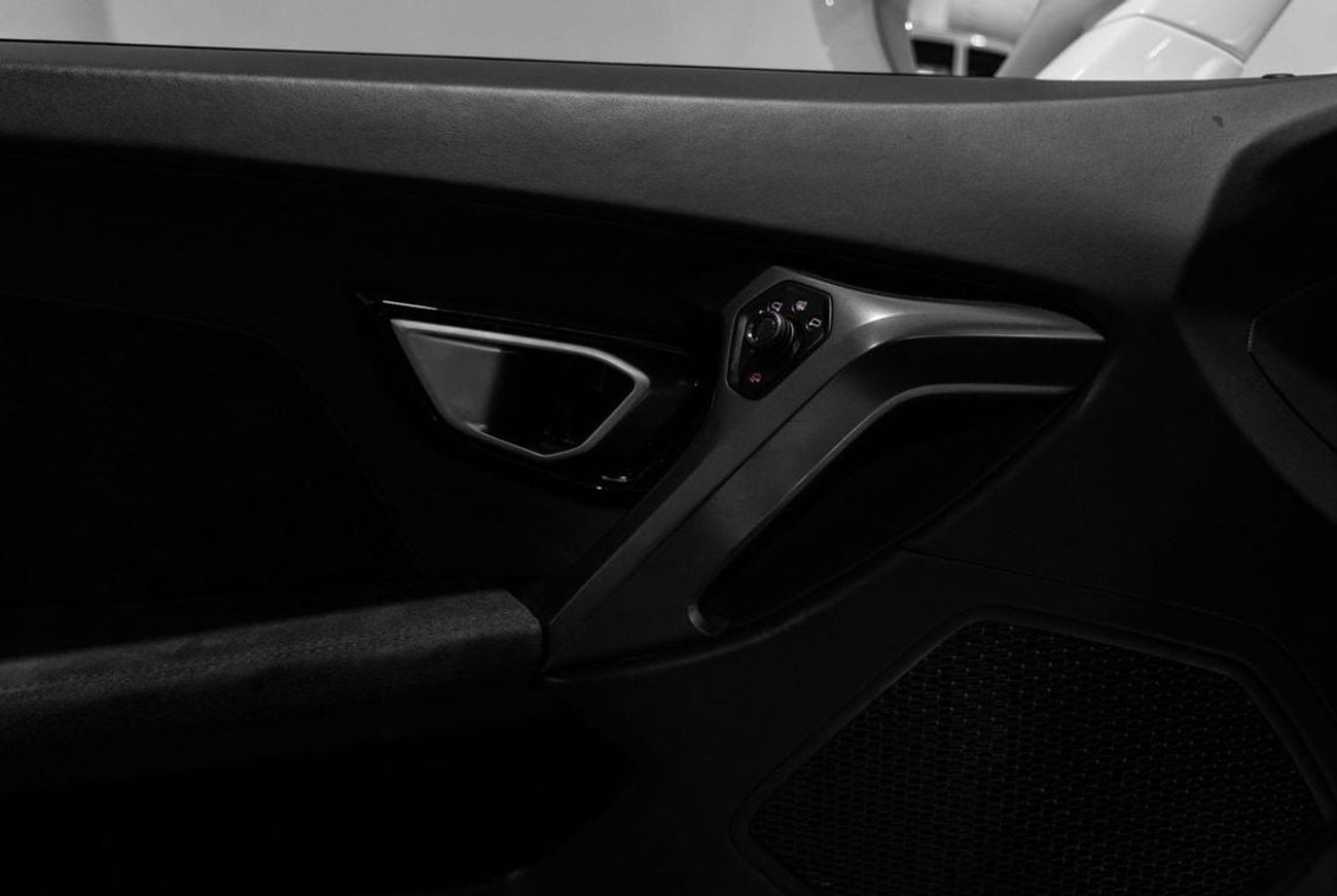 لامبورغيني هوراكان LP580-2  5.2L V10 / Japanese Spec 4.5B Grade