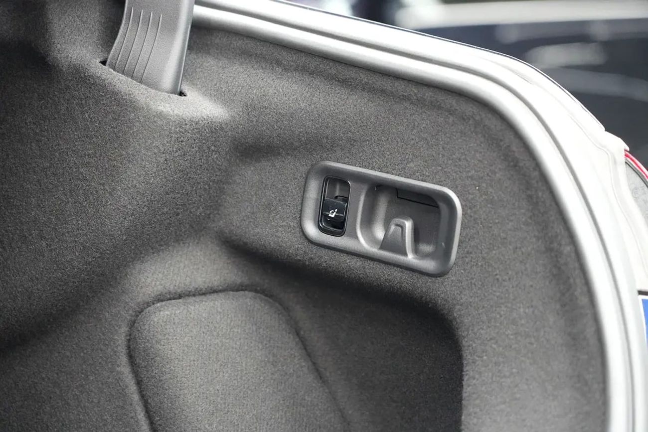 مرسيدس بنز E 200 كوبيه Summer Offer | E 200 | GCC 0km | Agency Warranty | AMG Sports Package