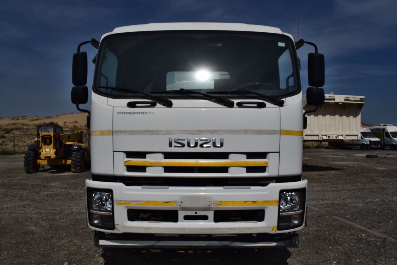 Isuzu FVR Isuzu FVR water tanker, model:2017. Excellent condition