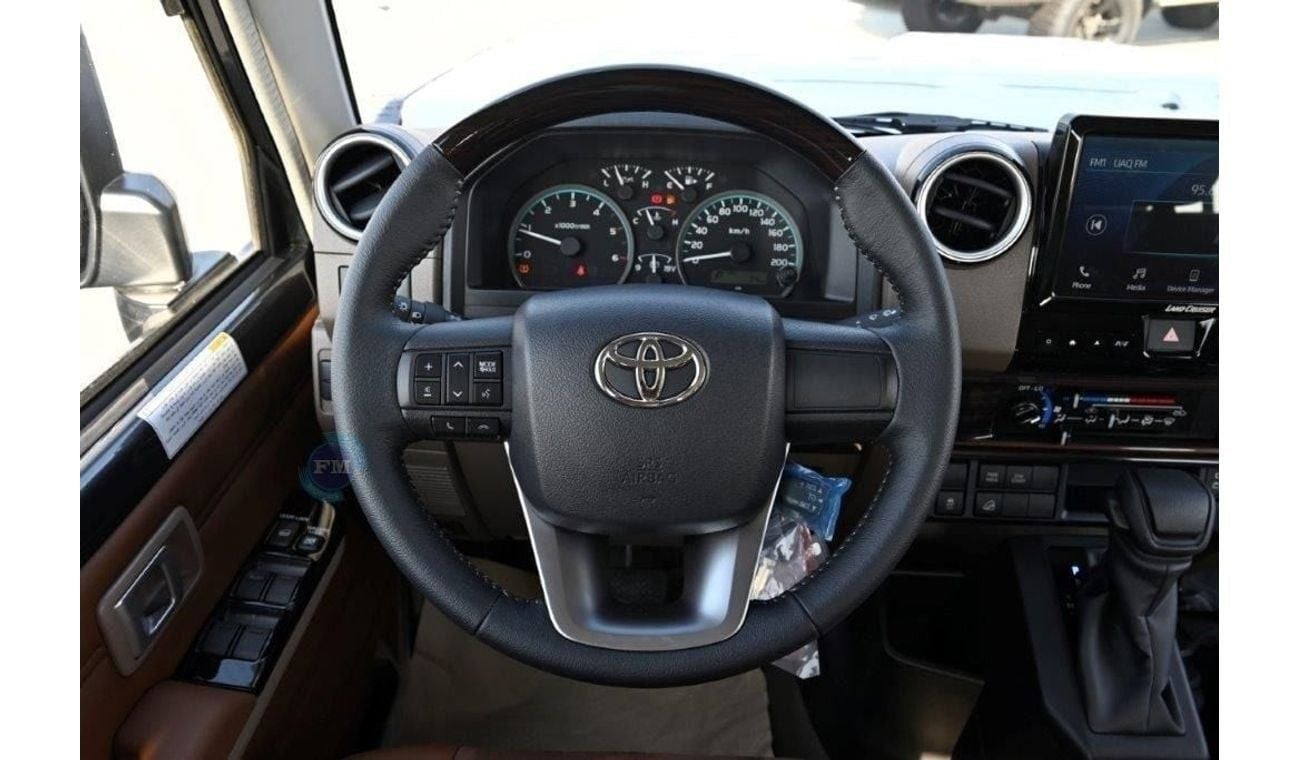تويوتا لاند كروزر بيك آب 79 Double Cabin LX-Z 2.8L Diesel 4WD 5 Seater Automatic