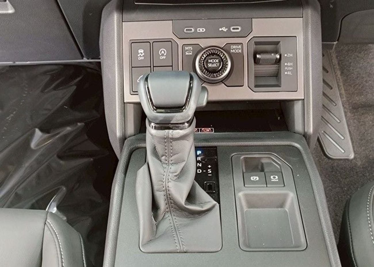 تويوتا هيلوكس Toyota Hilux travo 2026 RHD diesel 2.8L automatic gear