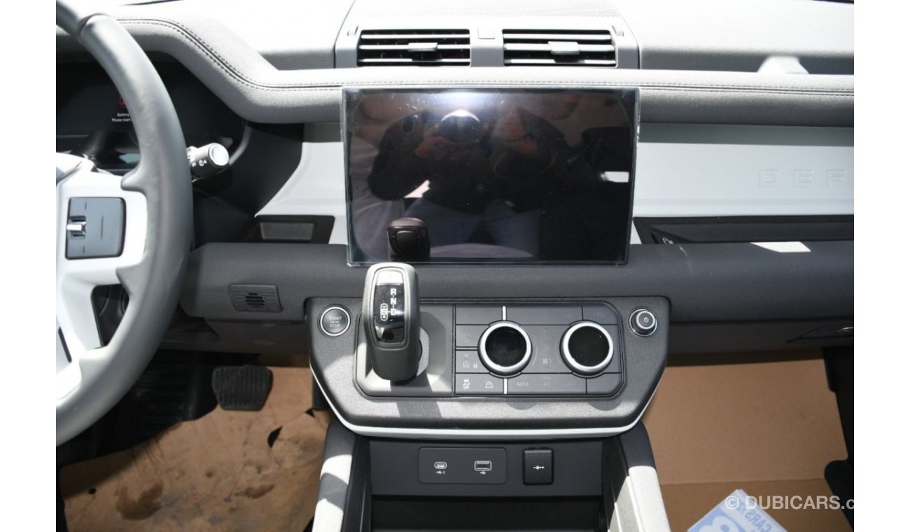 Land Rover Defender 2023 Defender 3.0L V6 HSE 400PS