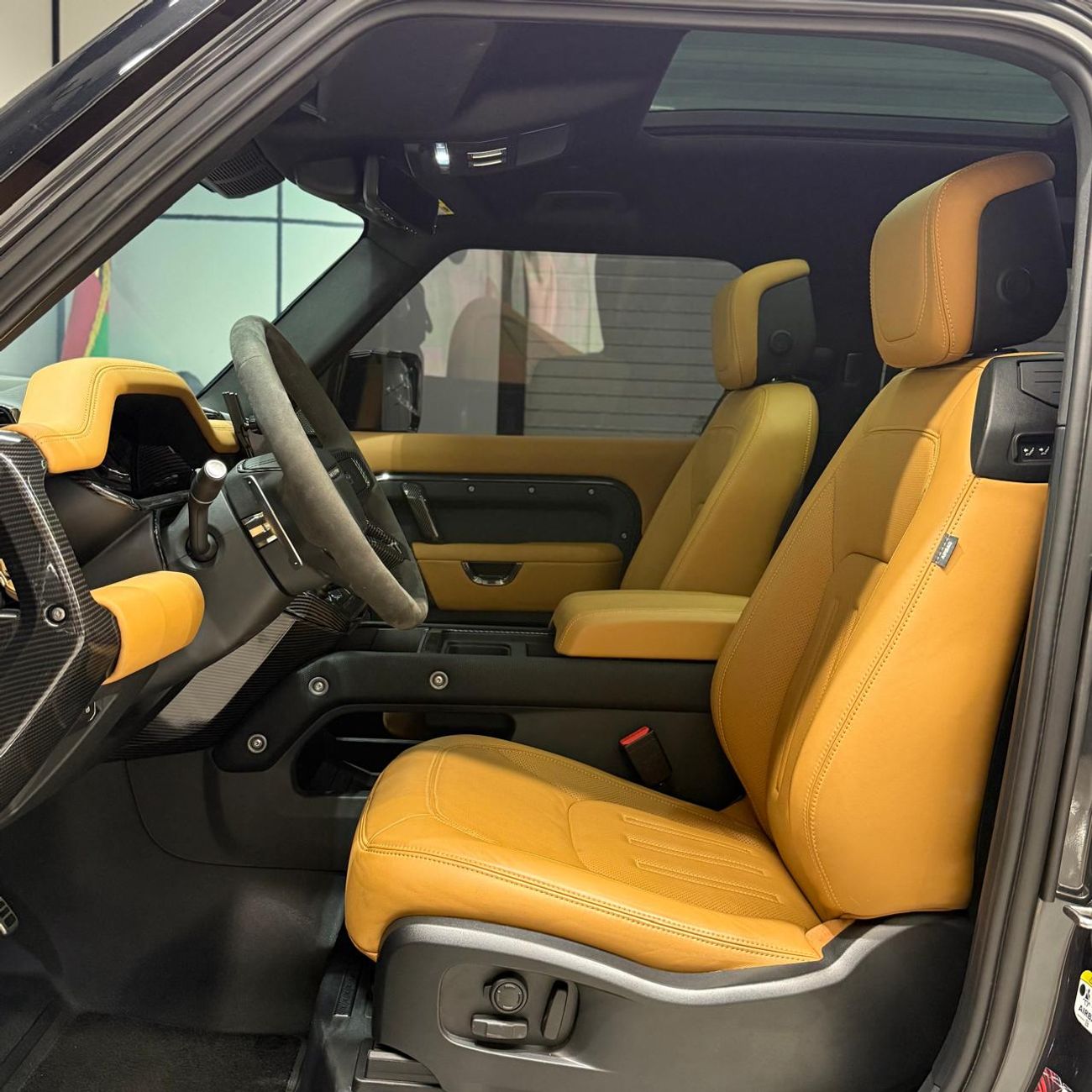 لاند روفر ديفندر 90 X P525 V8 | 5.0L Supercharged | European Specs | 3 Years Warranty & Service | Carpathian Grey