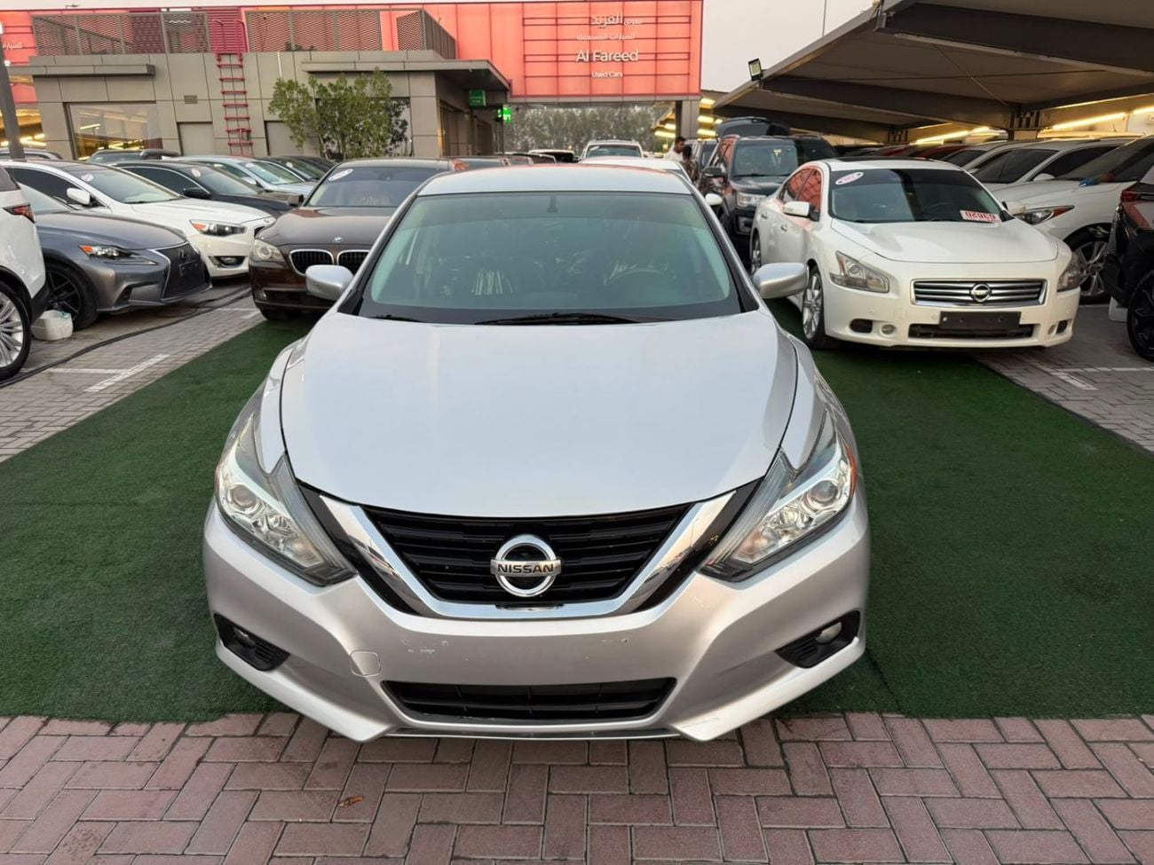 Nissan Altima SV Top-of-the-line trim, excellent condition