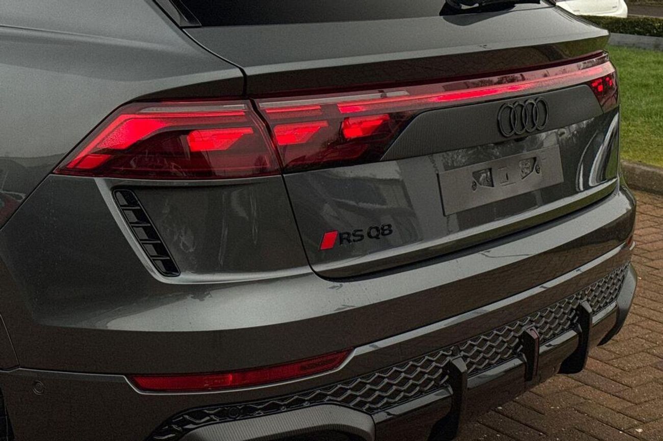 أودي RSQ8 4.0 TFSI V8 Performance Carbon Vorsprung Tiptronic quattro Euro 6 (s/s) 5dr (EXPORT ONLY) RIGHT HAND