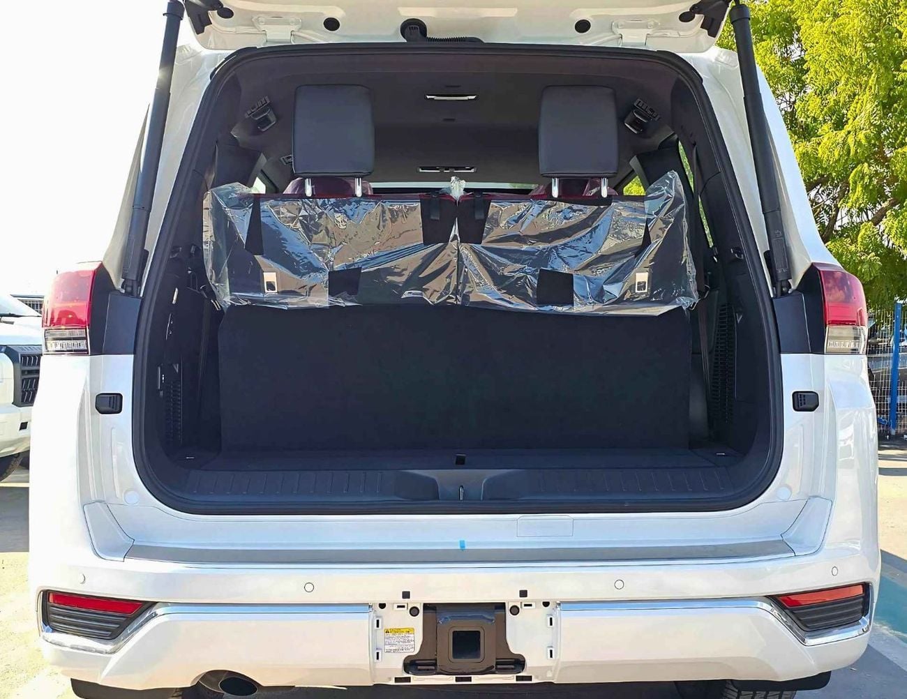 Toyota Land Cruiser VXR / FULL OPTION / 3.3L DIESEL / PWR SEATS / RADAR / JBL SPEAKERS (CODE # VXR)
