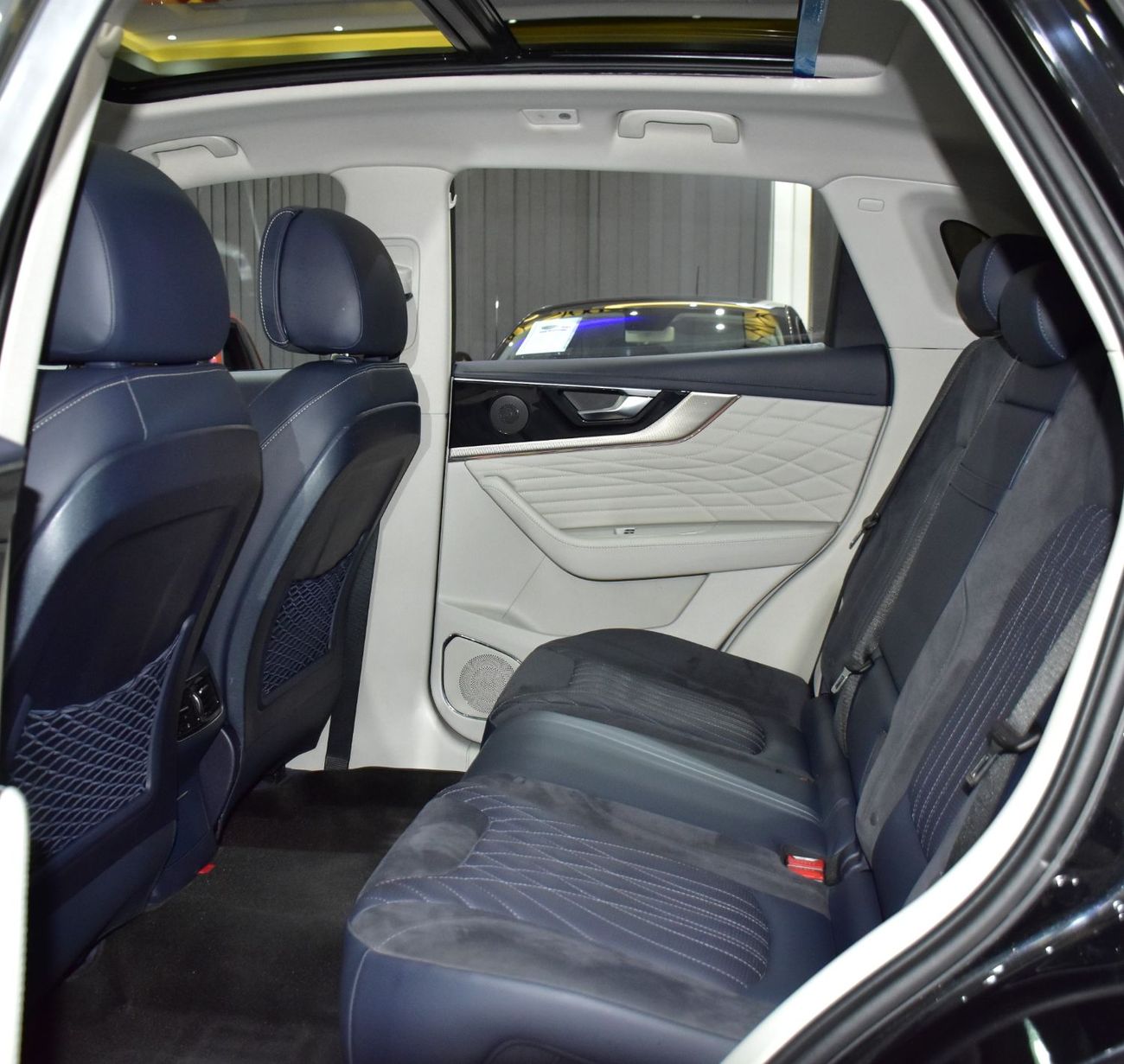 HONGQI HS5 EXCELLENT DEAL for our Hongqi HS5 AWD 40TD ( 2023 Model ) in Black Color GCC Specs