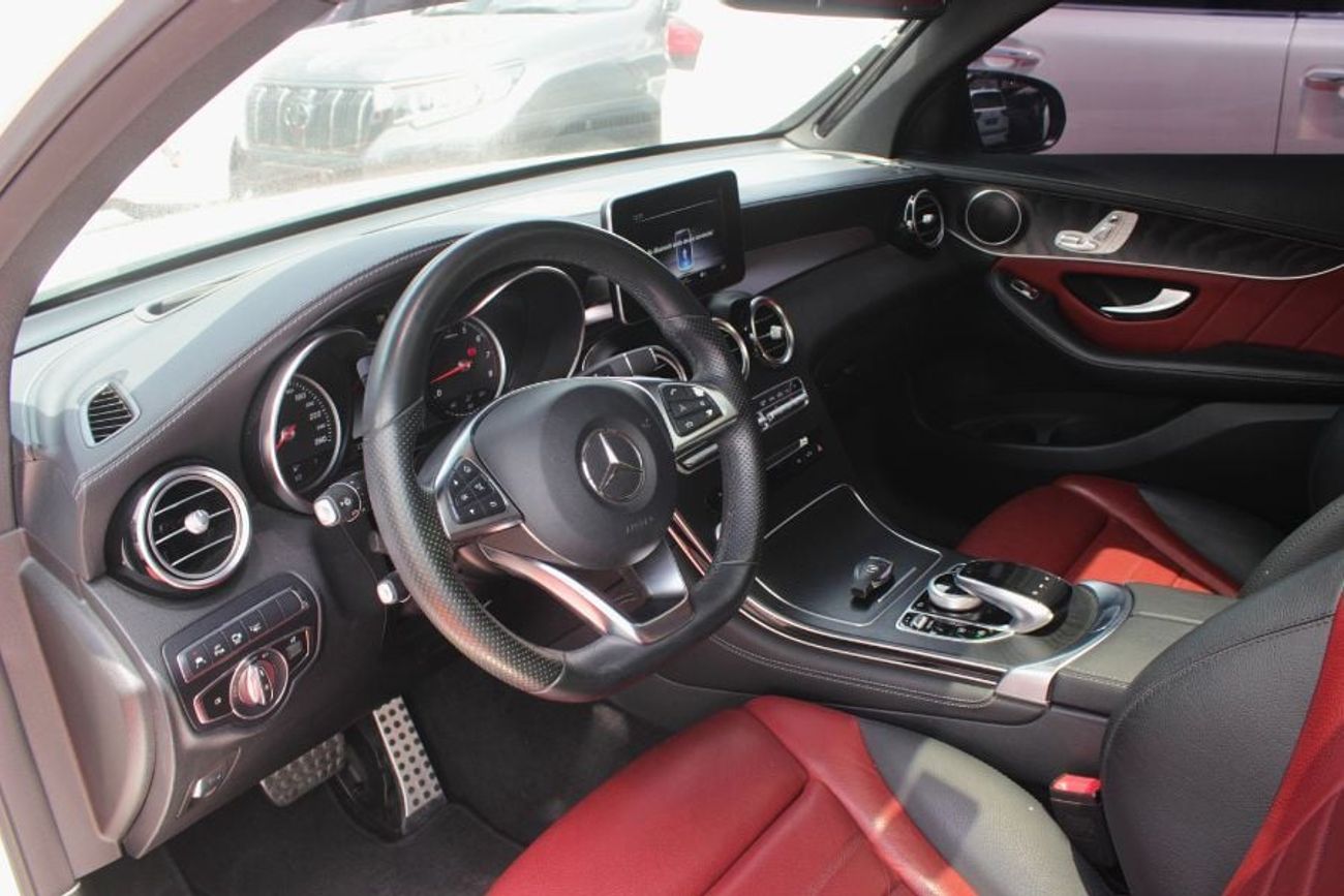 مرسيدس بنز GLC 250 4MATIC 2.0L