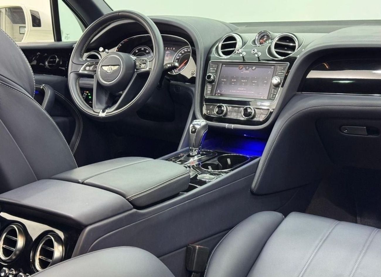 Bentley Bentayga V8 2019 Bentley Bentayga V8, Warranty, Full Bentley Service History, Excellent Condition, GCC