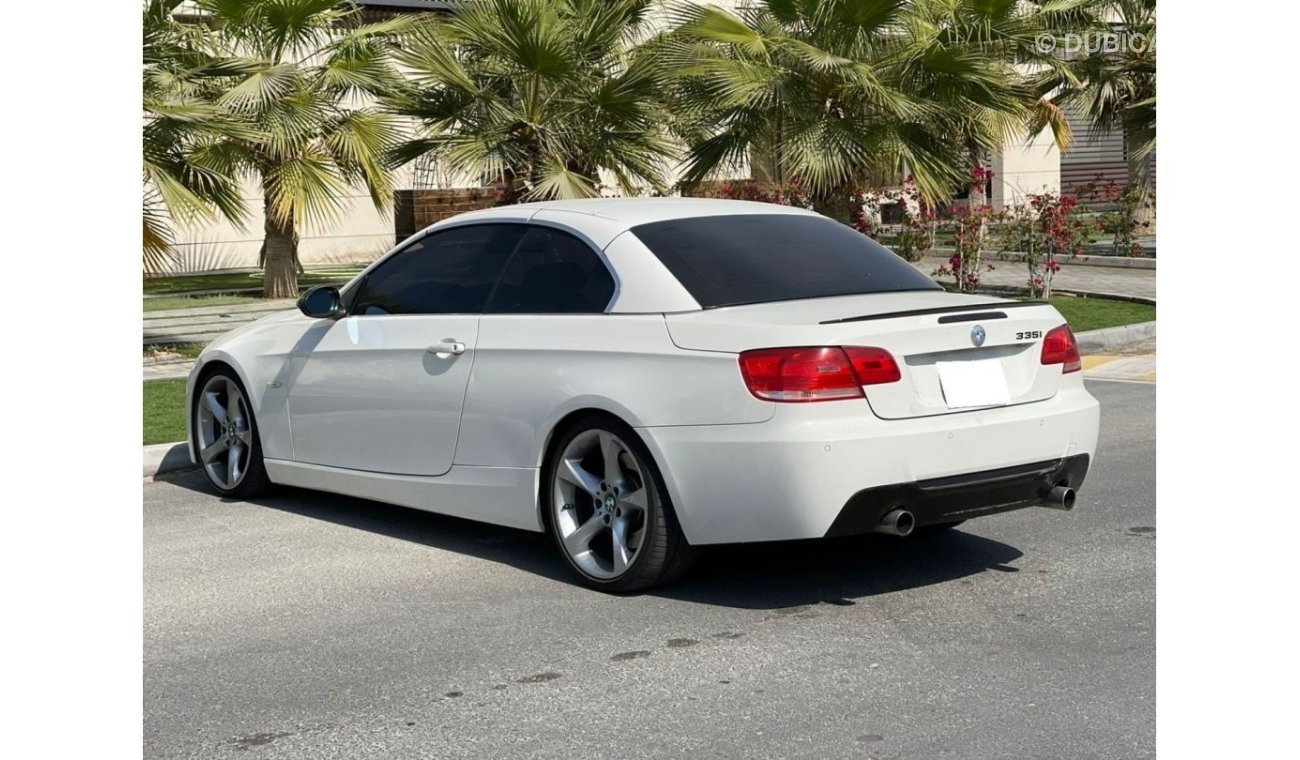 بي أم دبليو 330 BMW 330i || GCC || Hard Top Convertible || Very Well Maintained