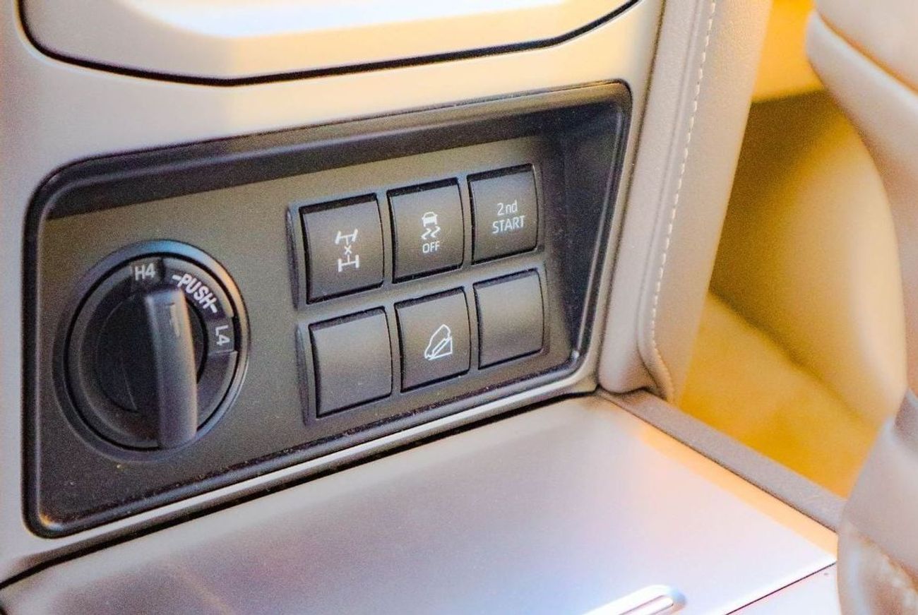 Toyota Prado VXR 4.0L 4WD 2022 Toyota Land Cruiser Prado Adventure VXR Local price 179000/- export also possible