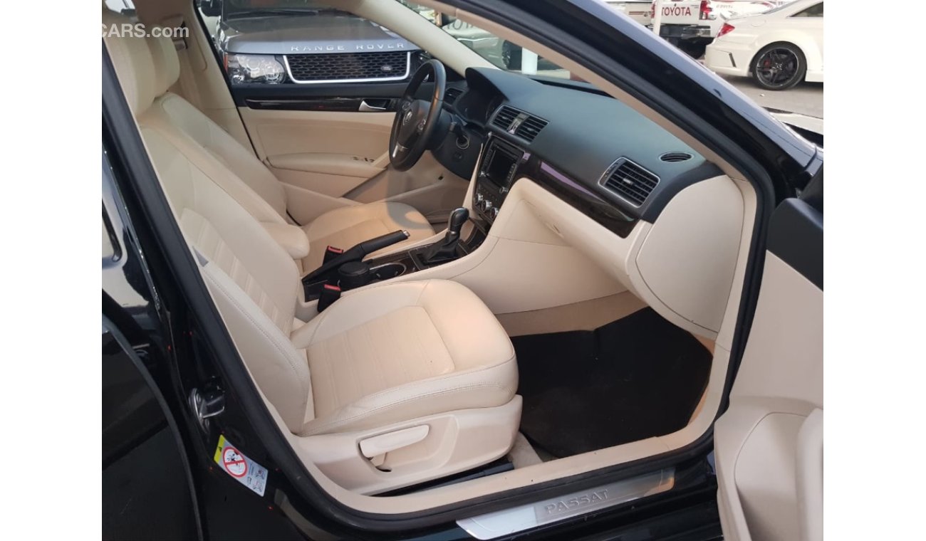 Volkswagen Passat 2015 GCC car prefect condition full service full option low mileage one owner