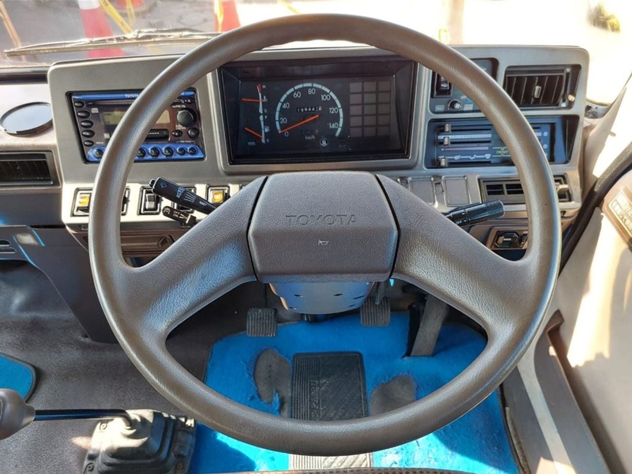 Toyota Coaster TOYOTA COASTER BUS RHD 1992 MODEL 4.1 L DIESEL MANUAL(PM03254)