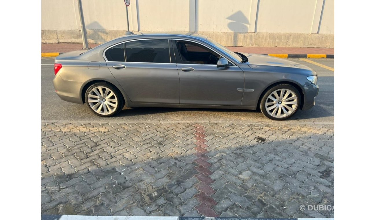 بي أم دبليو 740 BMW 740 MODEL 2013 GCC SPACE