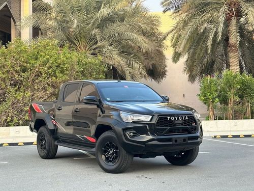 تويوتا هيلوكس 2021 Model V4 - 2.7L Petrol Engine Facelift GR Sports 2025 Shape Exterior and Interior Both Full Opt