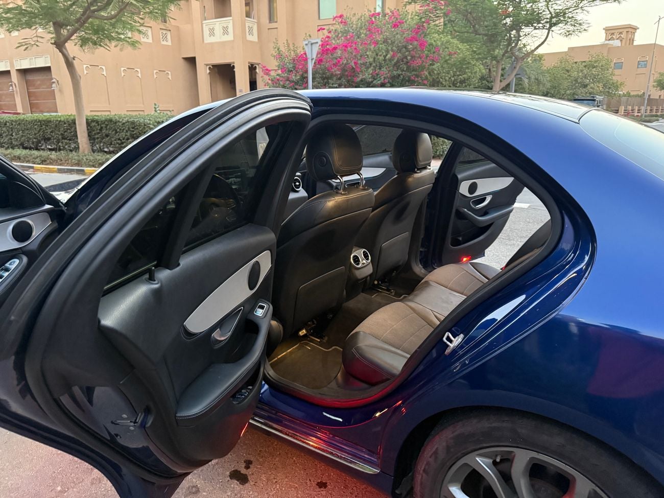 مرسيدس بنز C 200 4 litre