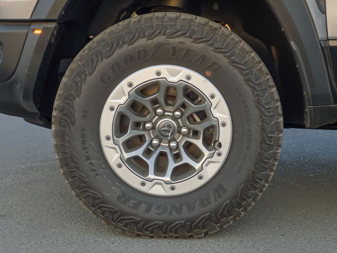 رام 1500 EXPORT PRICE - RAM RHO 3.0L TT HO - Silver (FULL OPTION)