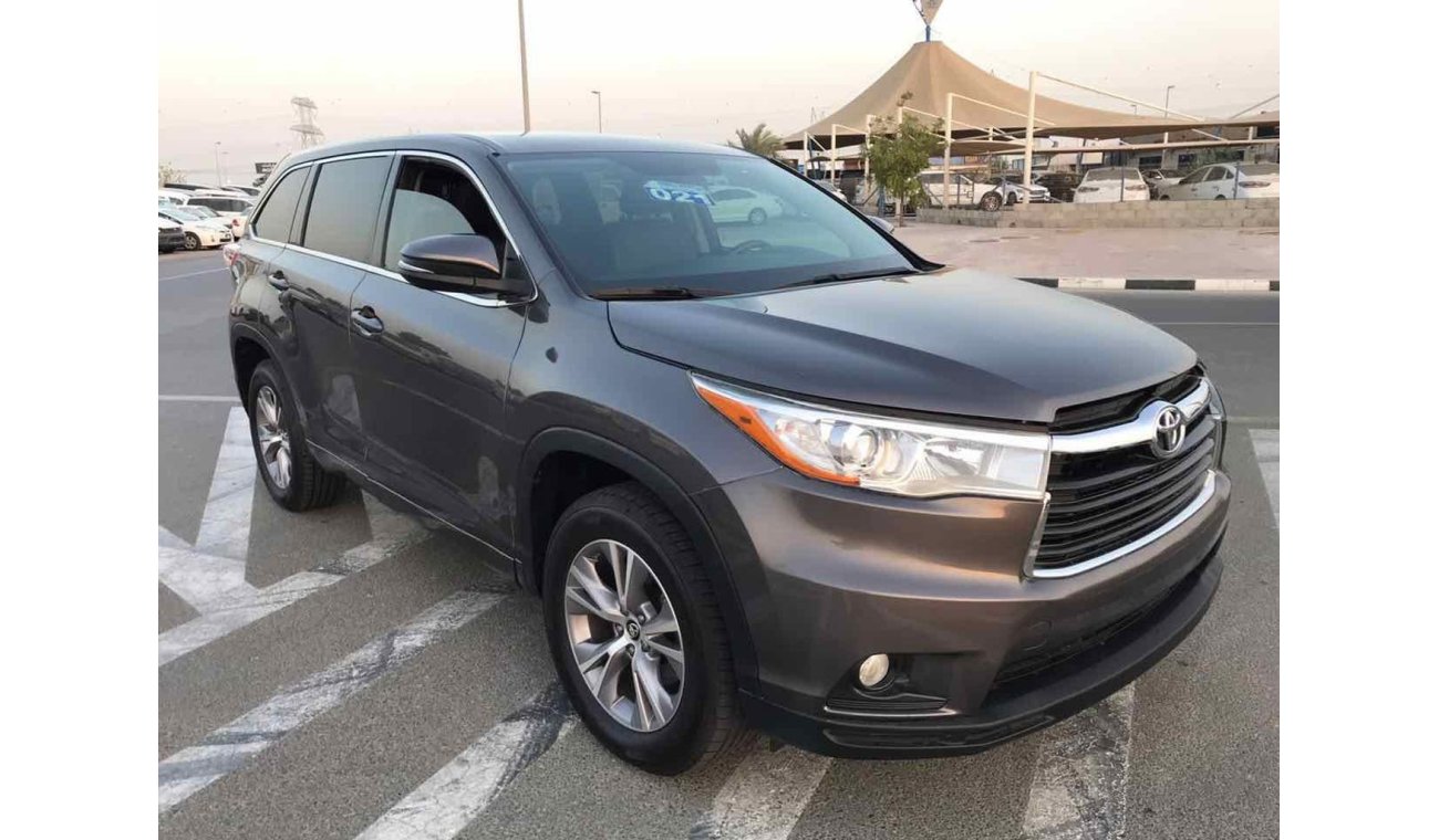 Used Toyota Highlander 2016 for sale in Dubai - 273546