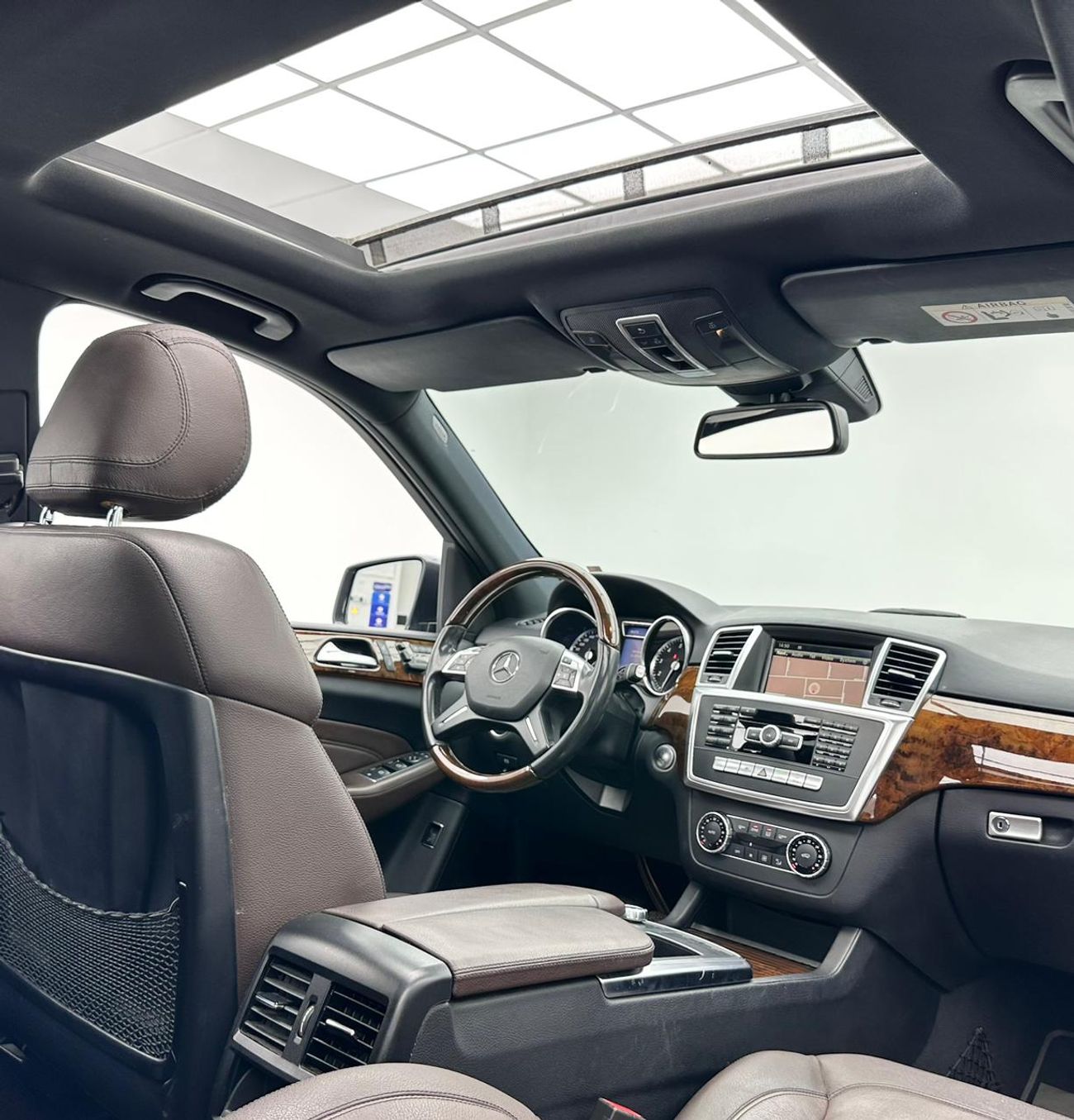 مرسيدس بنز ML 400 2015 Mercedes-Benz ML400 4Matic, Full Service History, Excellent Condition, GCC