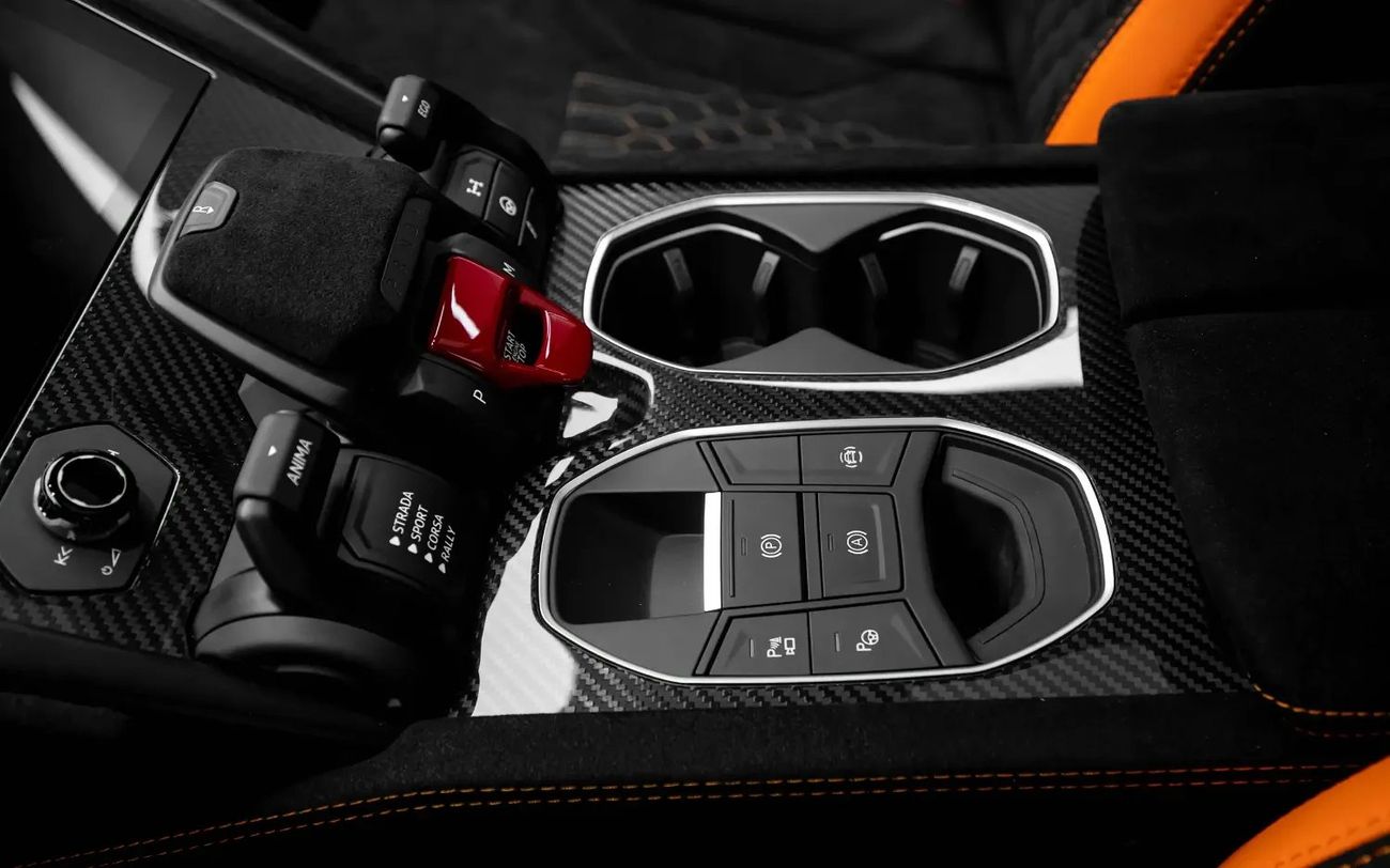 لامبورغيني اوروس 4.0T V8 Performante With Akrapovic Exhaust - Euro Spec