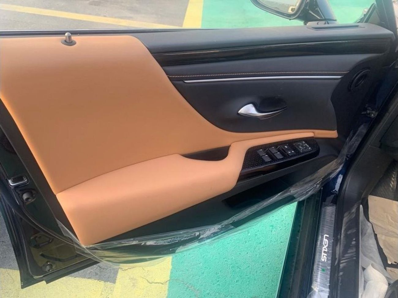 Lexus ES350 3.5 L PETROL V6 2024