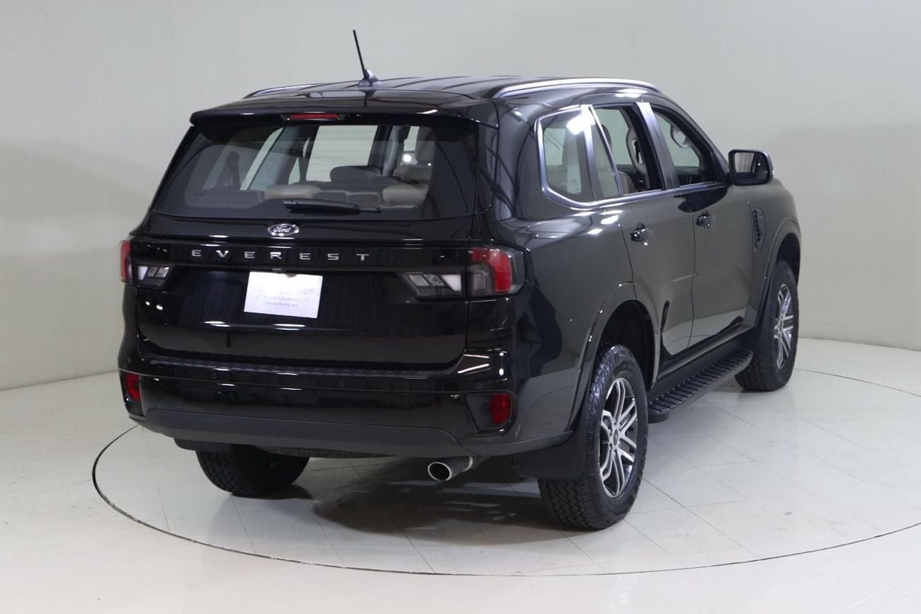 فورد ايفرست XLS / AL TAYER MOTORS AL QOUZ SHOWROOM