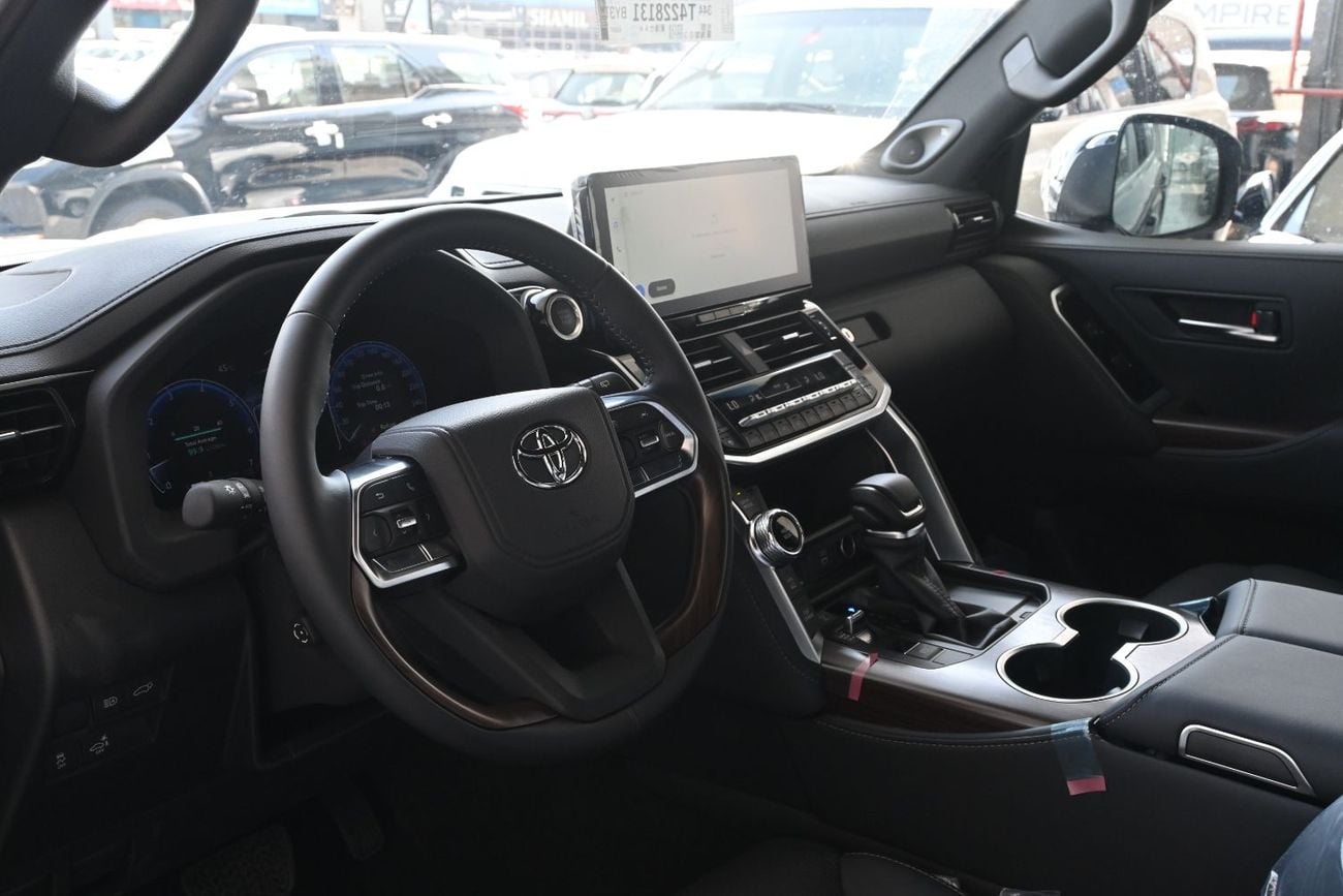 Toyota Land Cruiser VXR 3.5L TwinTurbo V6, 4WD Black inside Black