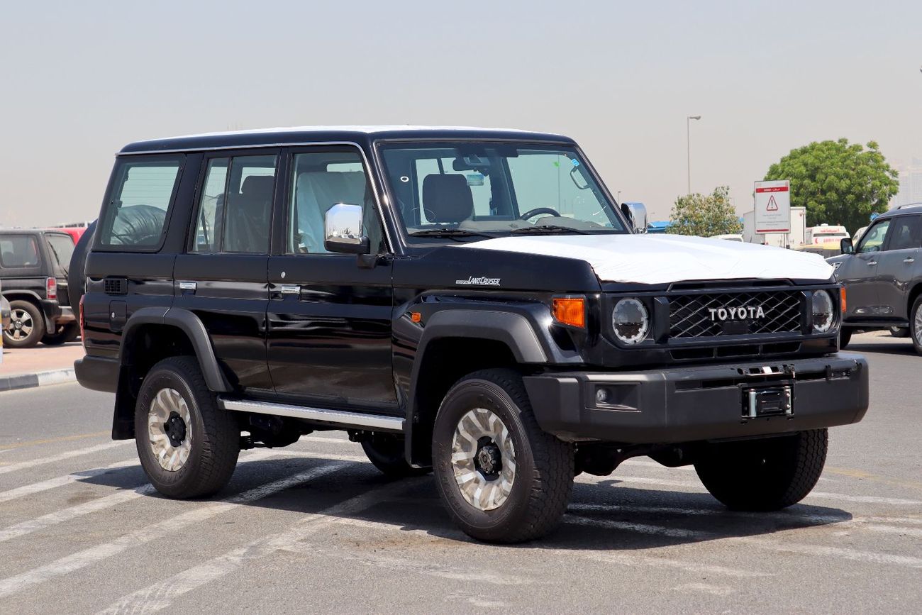 Toyota Land Cruiser 70 LC 76 | LX | 4.0L | V6 Automatic | GCC Specification