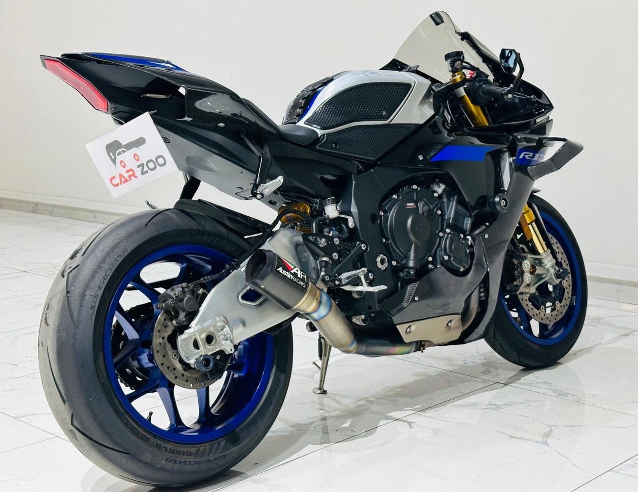 Yamaha YZF-R1M