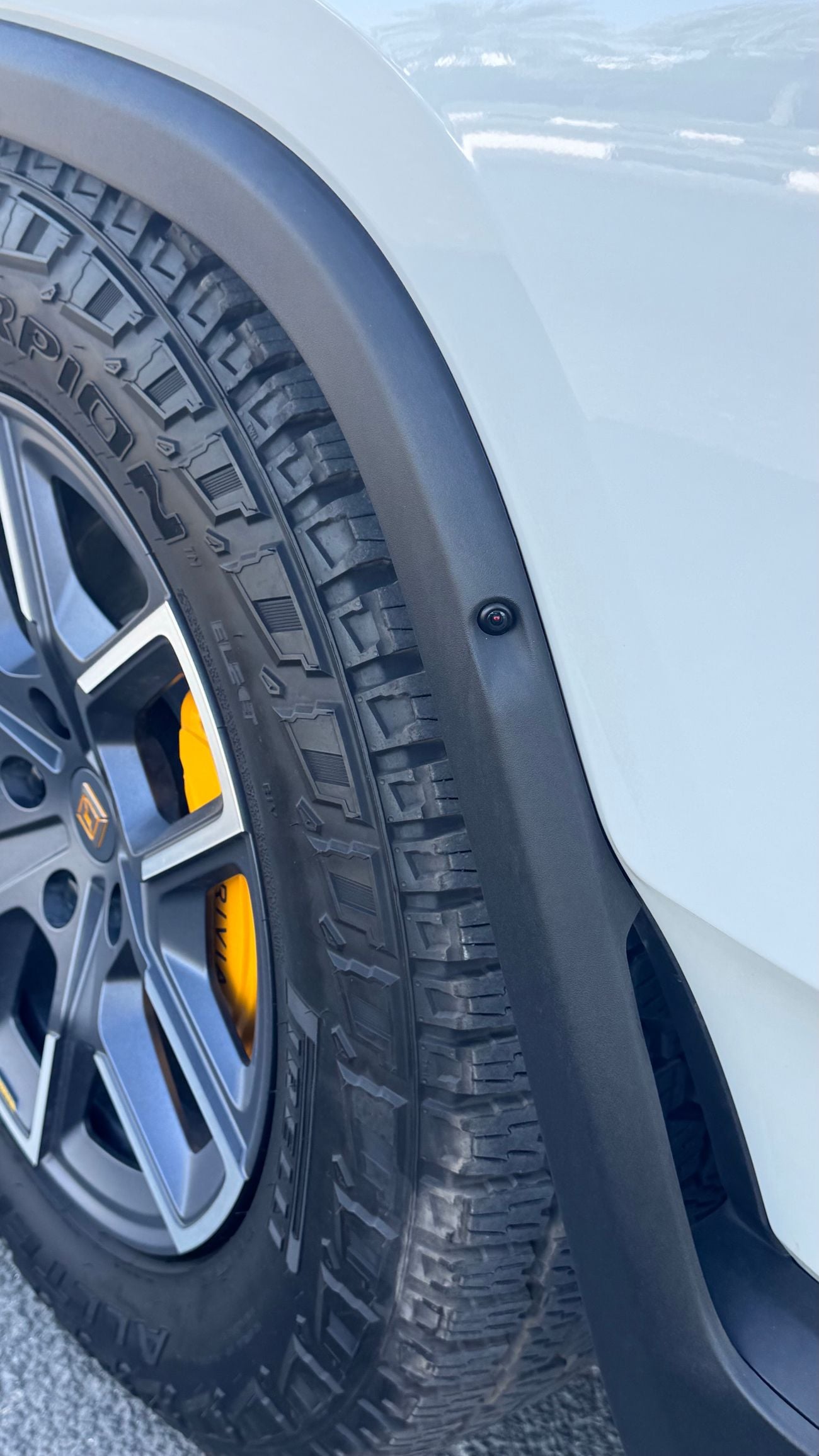 ريفيان R1S ADVENTURE PACKAGE