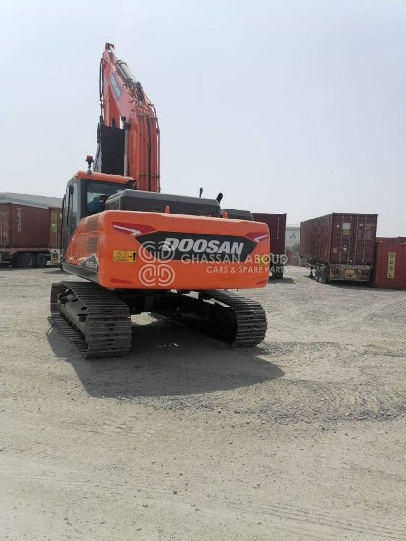 Doosan DX225 LCA DOOSAN DX225 LCA – CHAIN EXCAVATOR OPERATING WEIGHT 22 TON APPROX. WITH BUCKET 1.08 Cu.M BUCKET ( HE