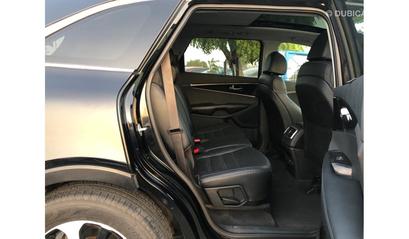 كيا سورينتو EX Full Option / Panoramic roof / Leather & Power Seats (CODE # 8984)