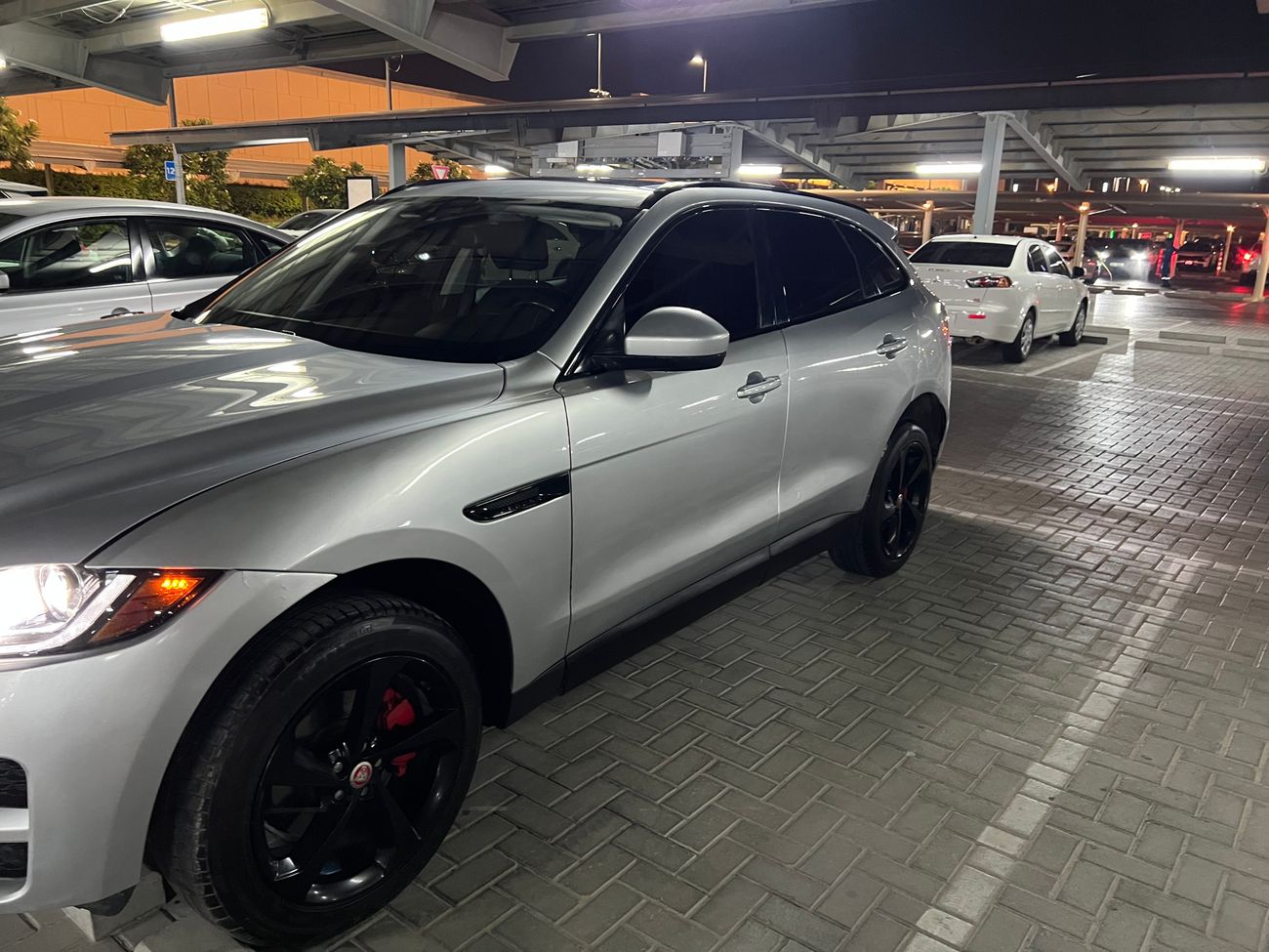 Jaguar F Pace