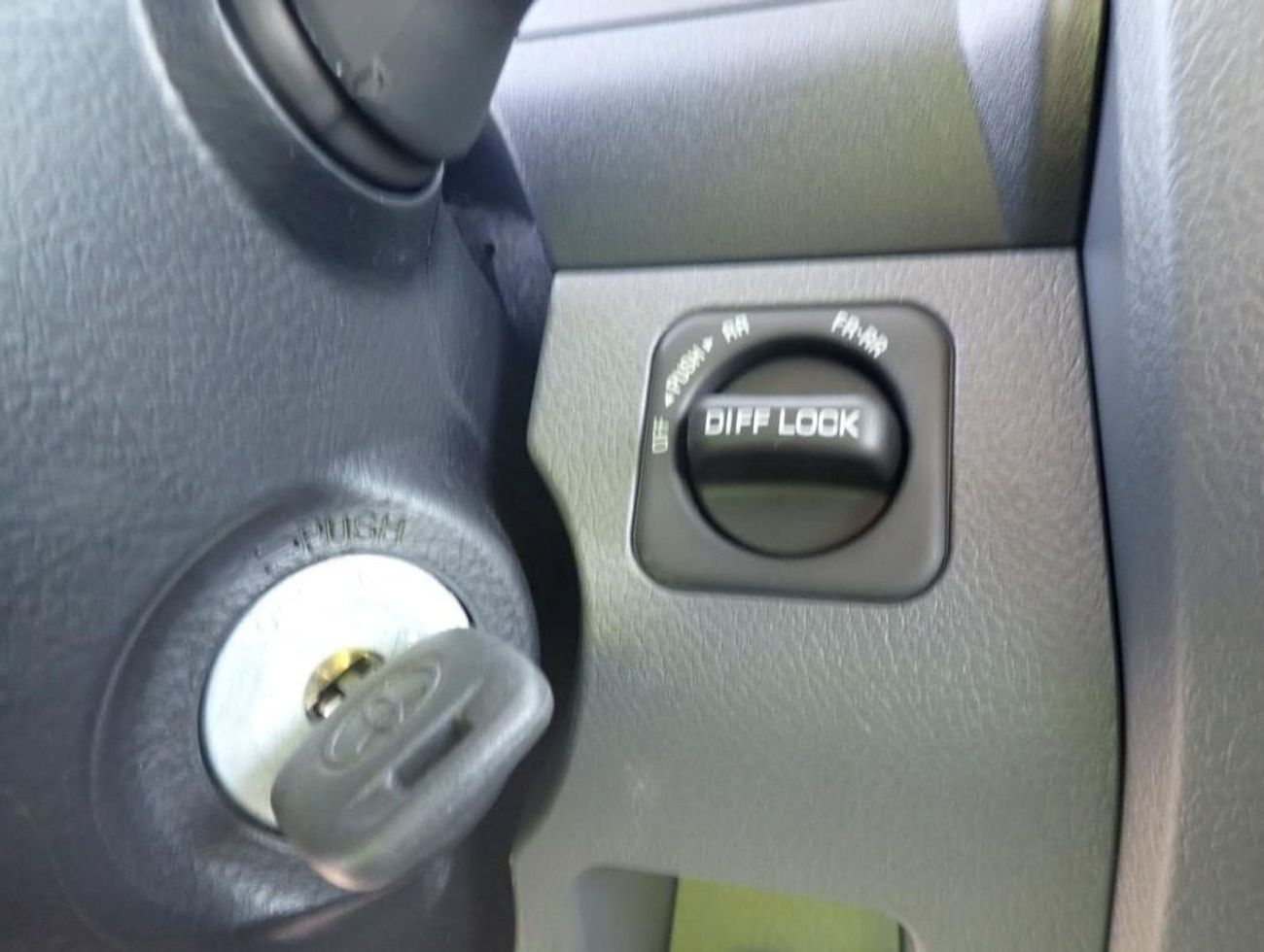 Toyota Land Cruiser Pick Up 4.2L V6