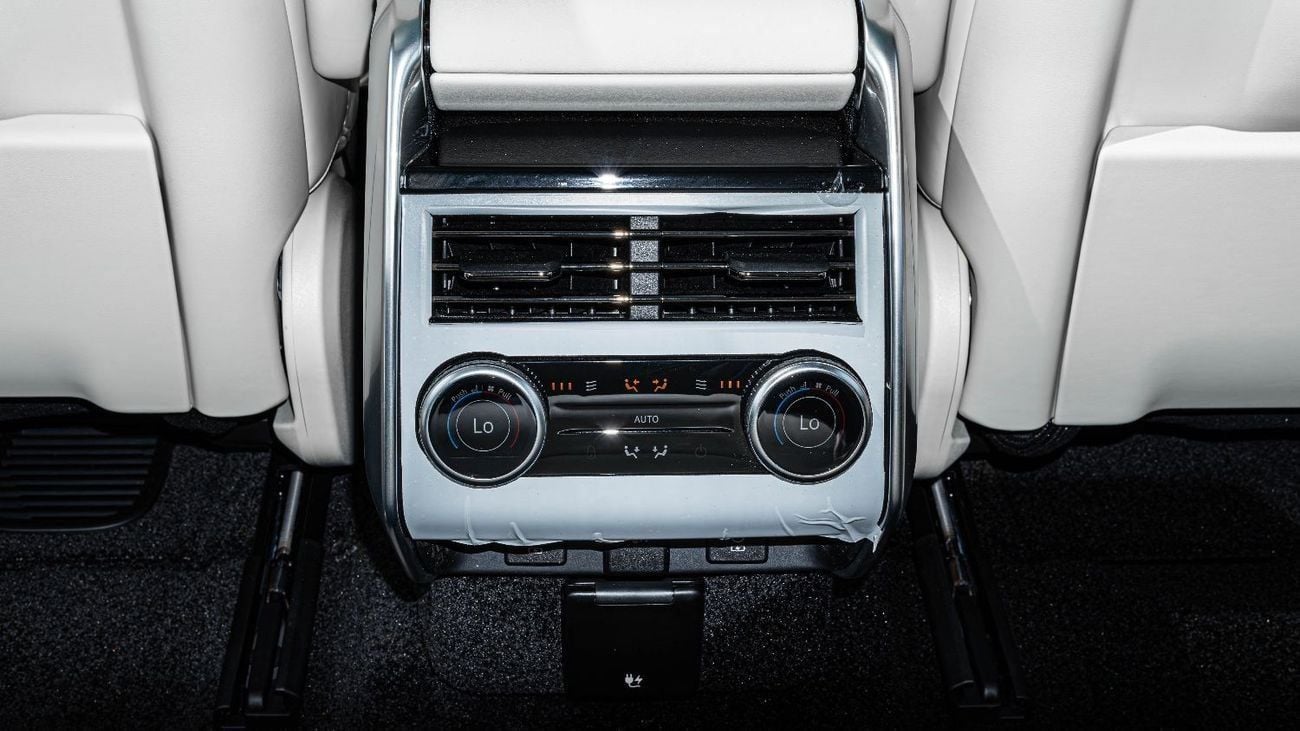 Land Rover Range Rover HSE P400 2026 Range Rover P400 | Charente Grey | 3.0L Mild-Hybrid | 400 PS | GCC Specs