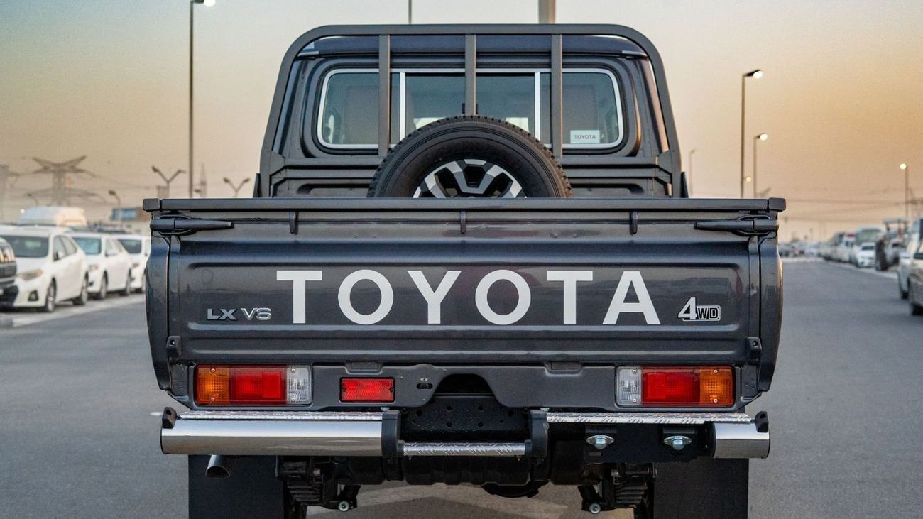 Toyota Land Cruiser Pick Up 79 DC V6 4.0L Petrol Z1 A/T 2025YM