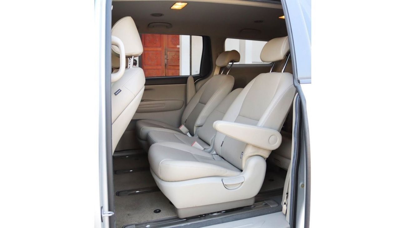 Kia Carnival Kia Carnival EX (YP) model 2019, 5 dirhams. MPV, 3.3 litres, 6 cylinder diesel, automatic, front whe