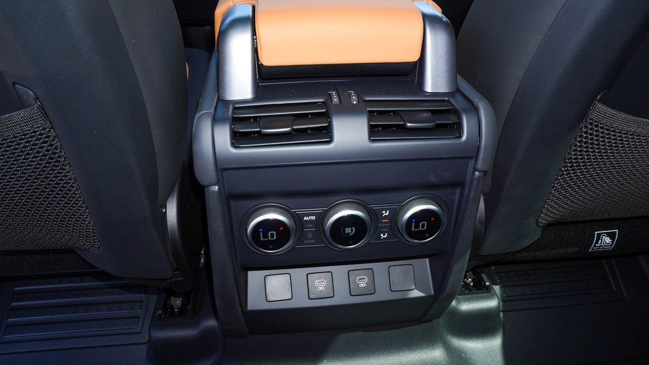 لاند روفر ديفندر HSE P300 X DYNAMIC 2.0L