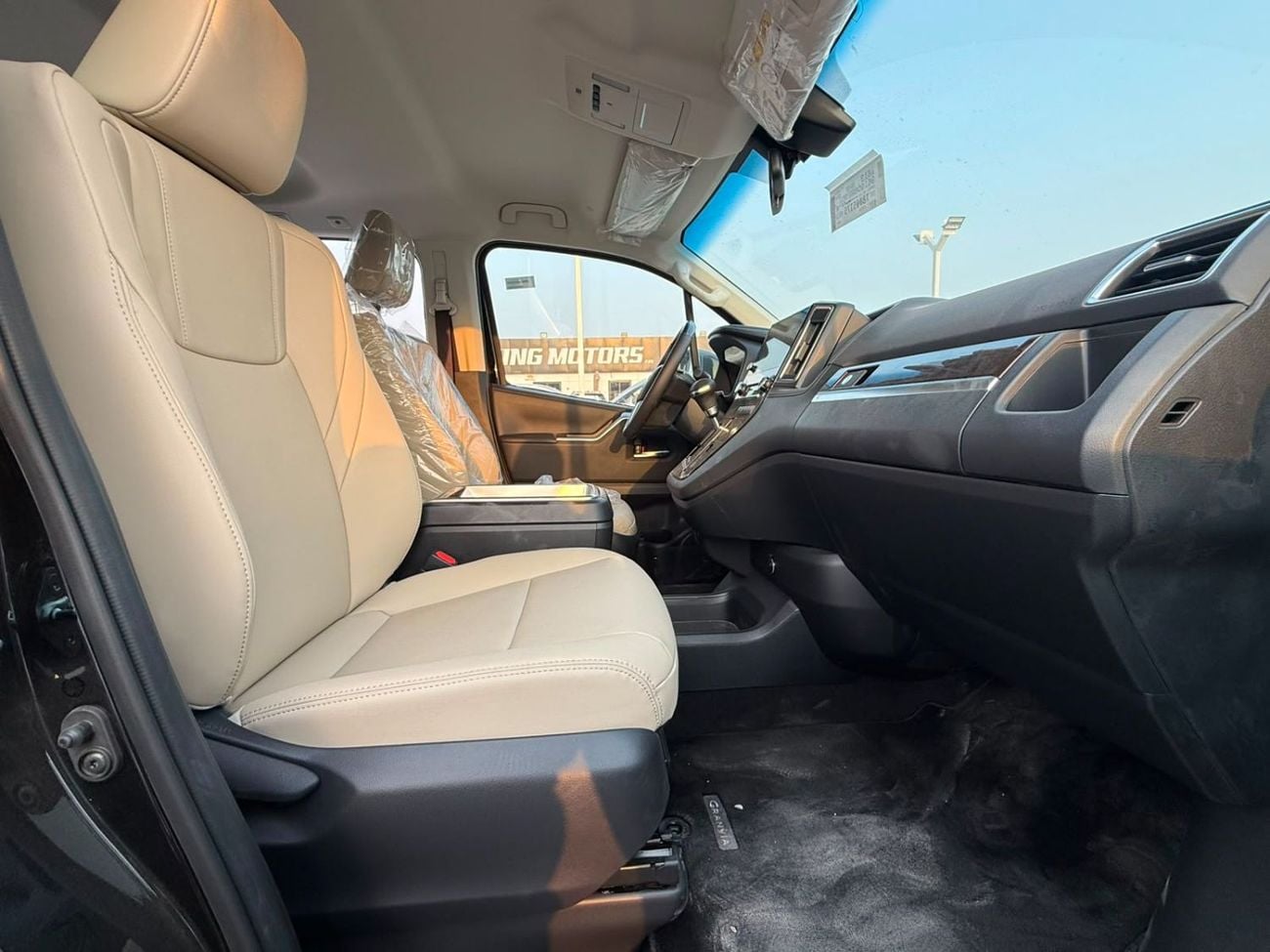 Toyota Granvia PREMIUM