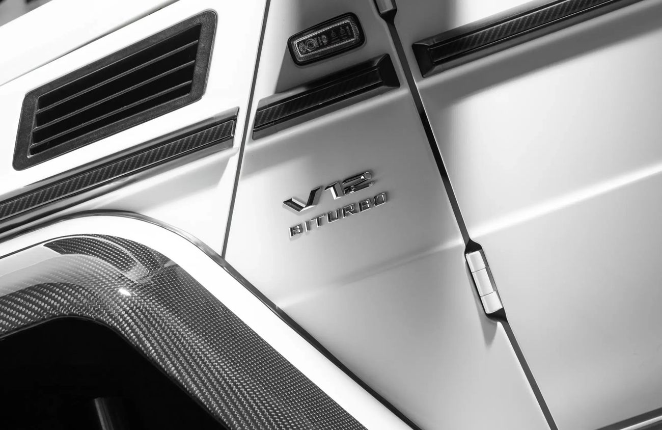 Mercedes Maybach G 650 6.0 L V-12 Biturbo Engine