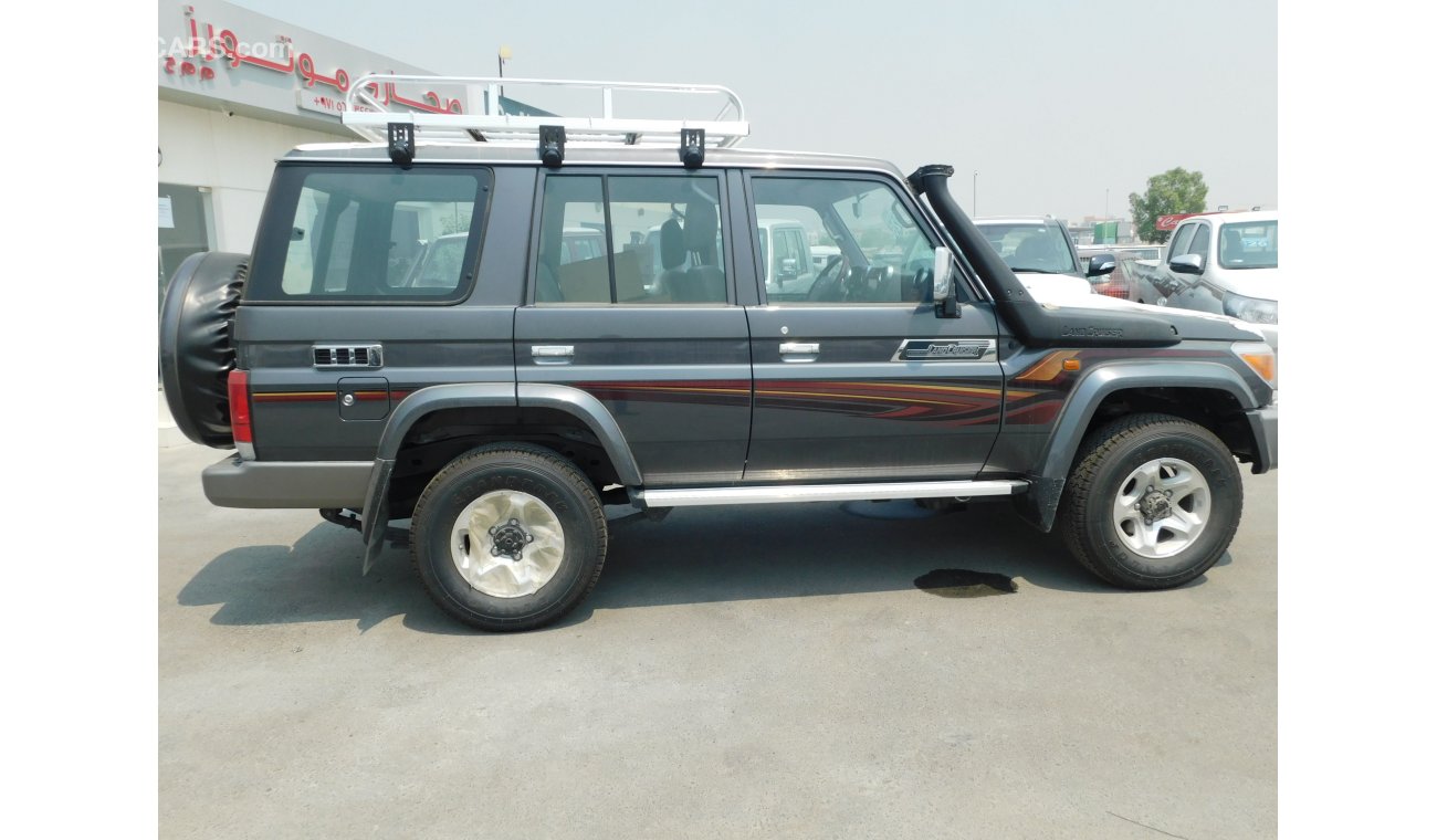 Toyota Land Cruiser Hard Top 76 HARDTOP LX SPECIAL V8 4.5L DIESEL M/T WAGON(Only On Sahara Motors)