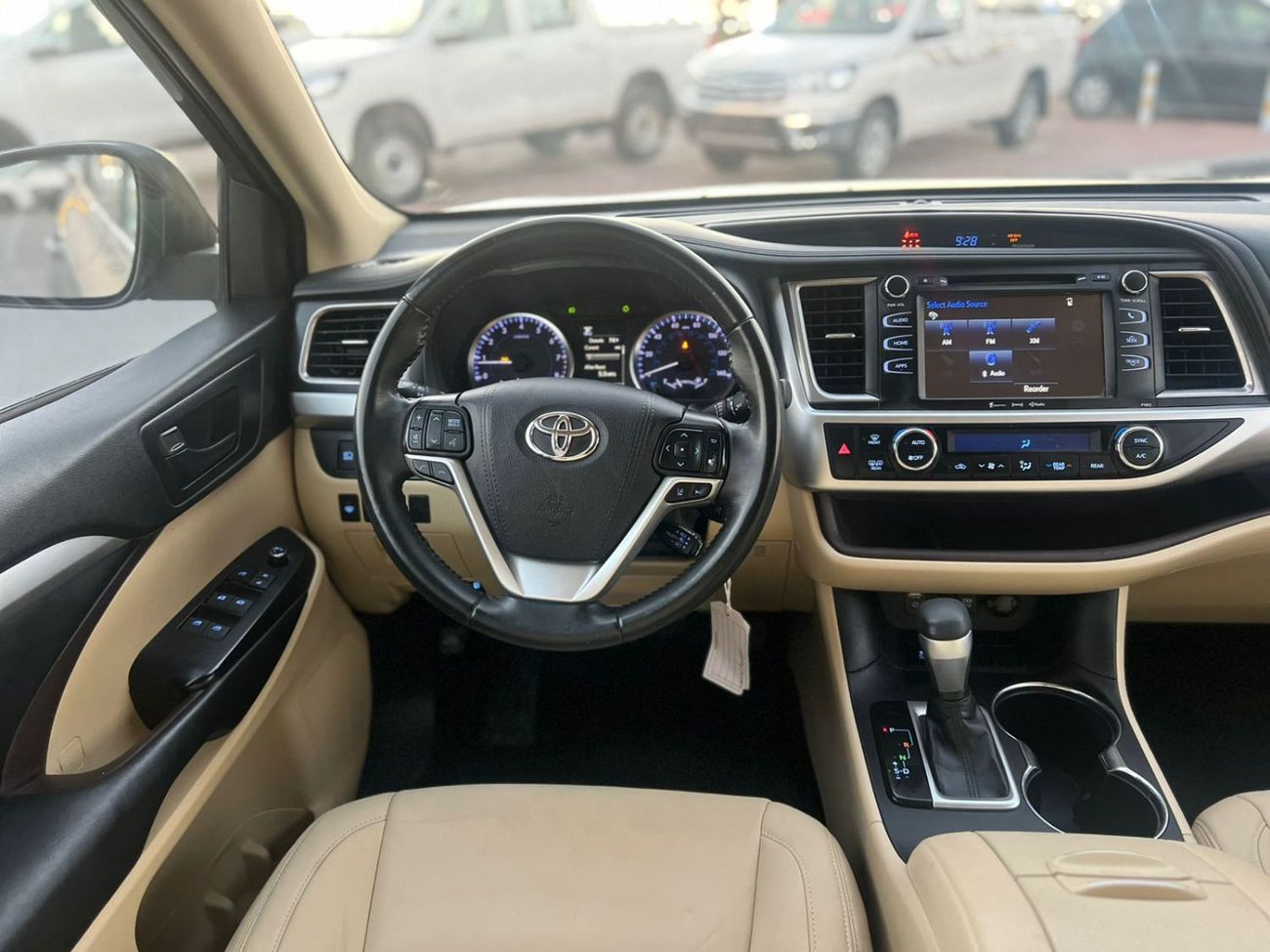 Toyota Highlander 2019 Toyota Highlander Le Plus 3.5L V6 - Rear Camera - 7 Leather Seat- Auto Trunk