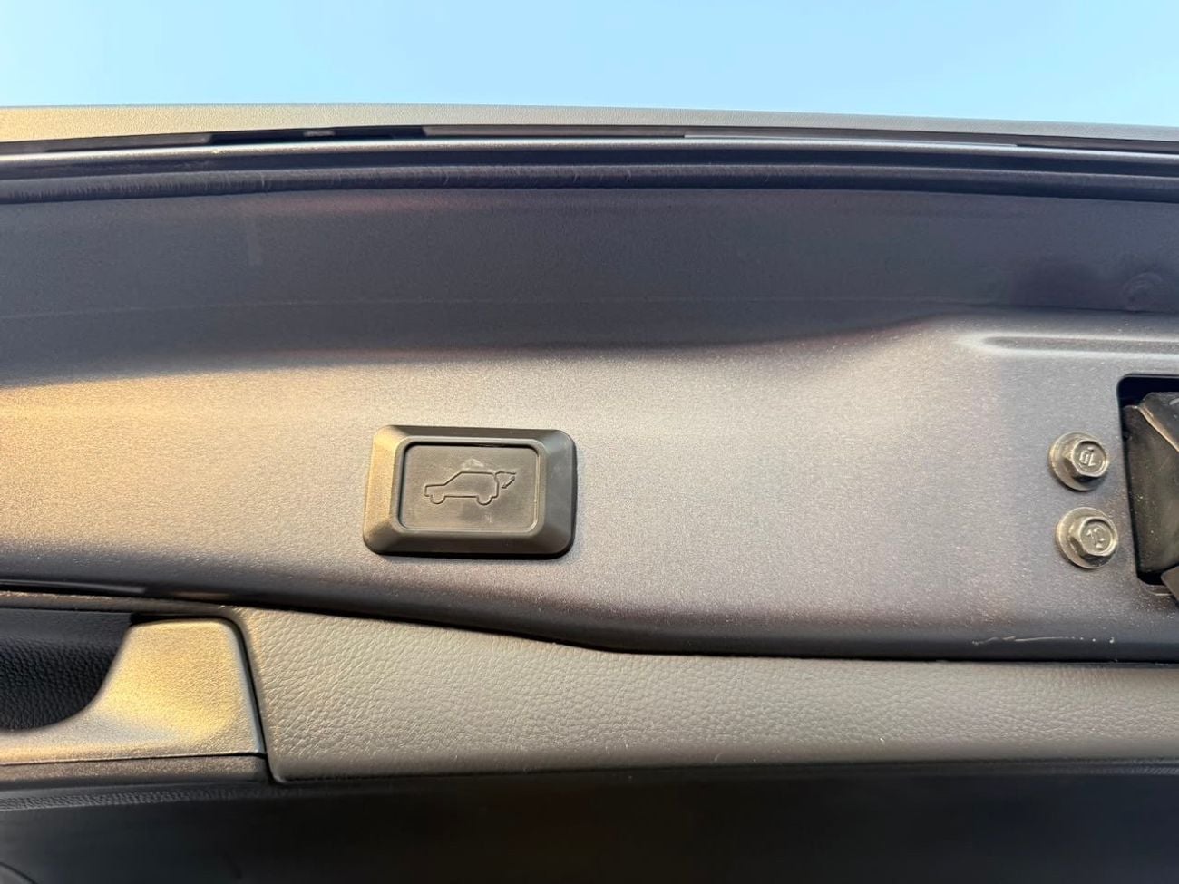 Toyota RAV4 XLE HEV Hybrid premium