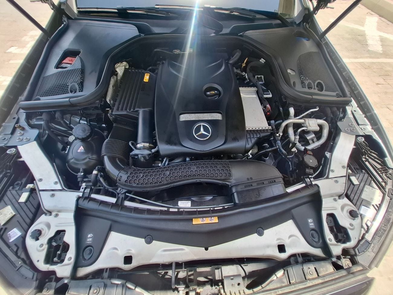 مرسيدس بنز E 250 STD (NON-GCC) مرسيدس بنز 2022