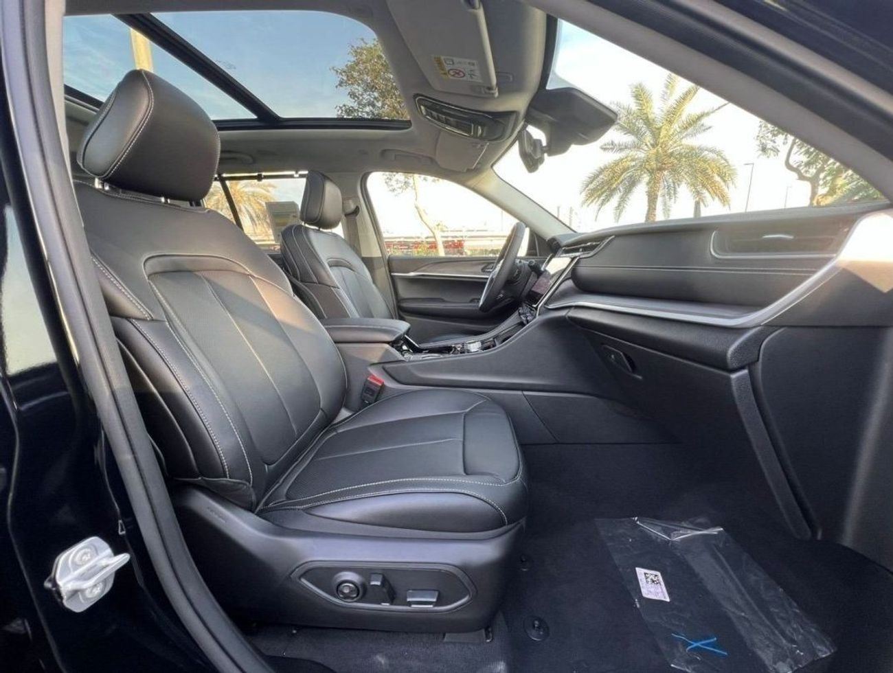 جيب جراند شيروكي Jeep Grand Cherokee  GCC Specs 2024 0 KM EXPORT ONLY.